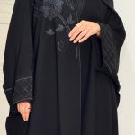 عباية نص بشت كريب فيفيان بتطريز أنيق
